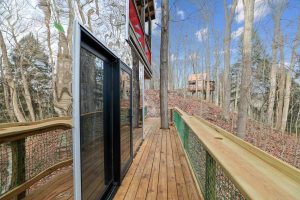 Hocking Hills Star Wars Treehouse