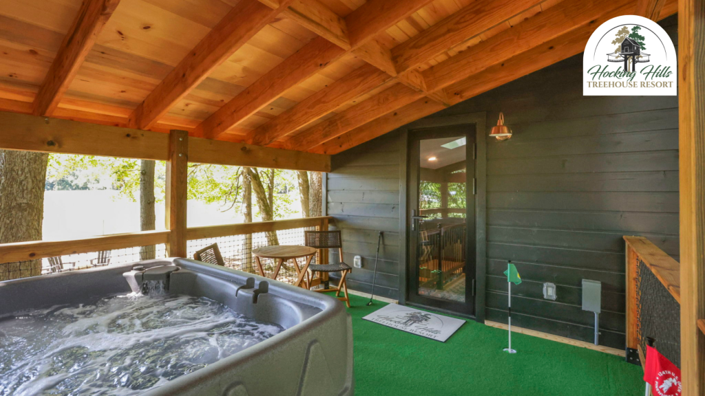 Country Club Treehouse Hot Tub